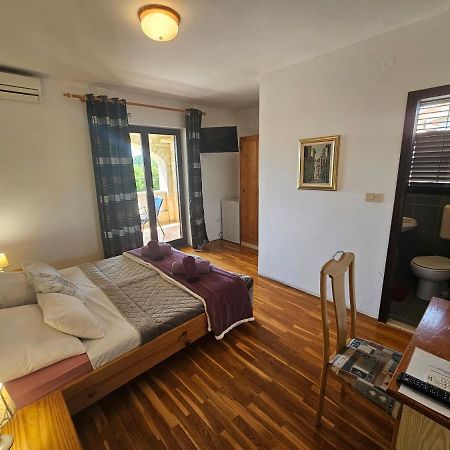 Apartments & Rooms Gaspar ロヴィニ エクステリア 写真