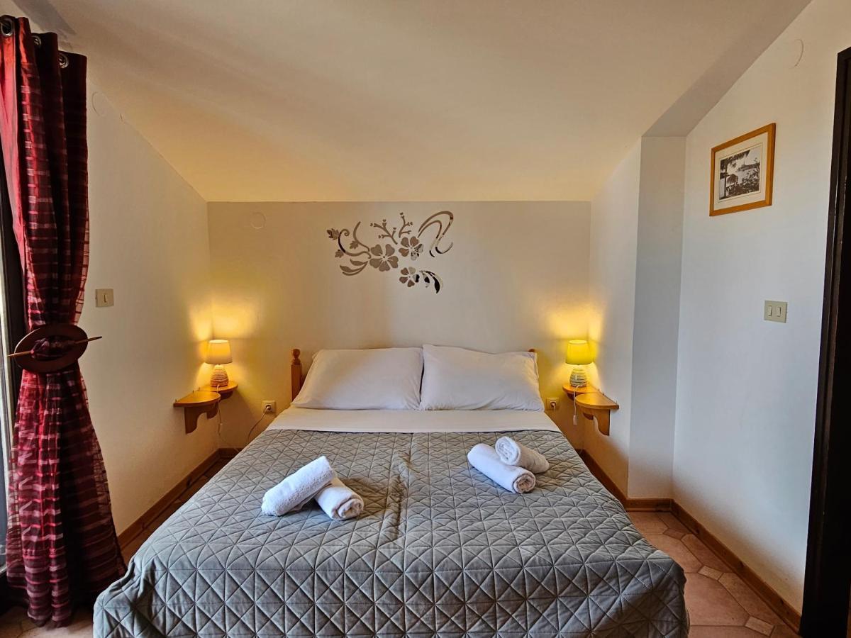 Apartments & Rooms Gaspar ロヴィニ エクステリア 写真
